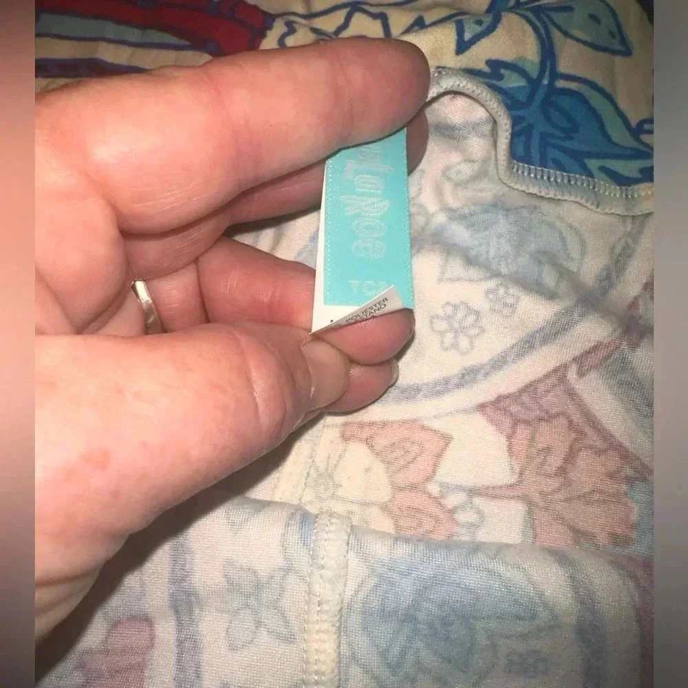 Lularoe TC2 paisley cream& blue leggings! Floral fun. OG quality & fit . New - Picture 4 of 6